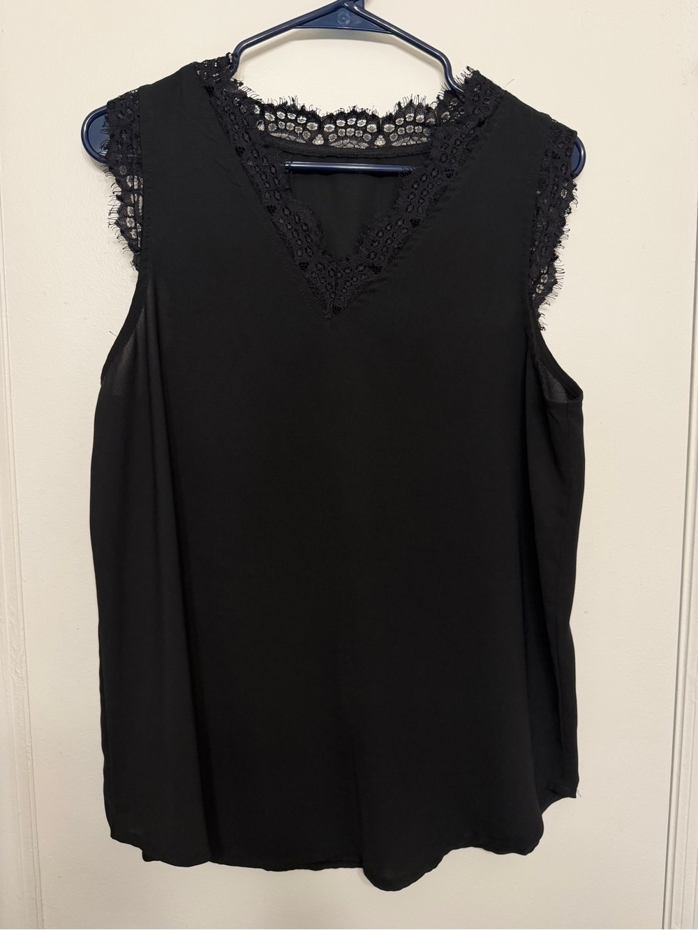NWOT Lace Trim V-Neck Sleeveless Top - Black